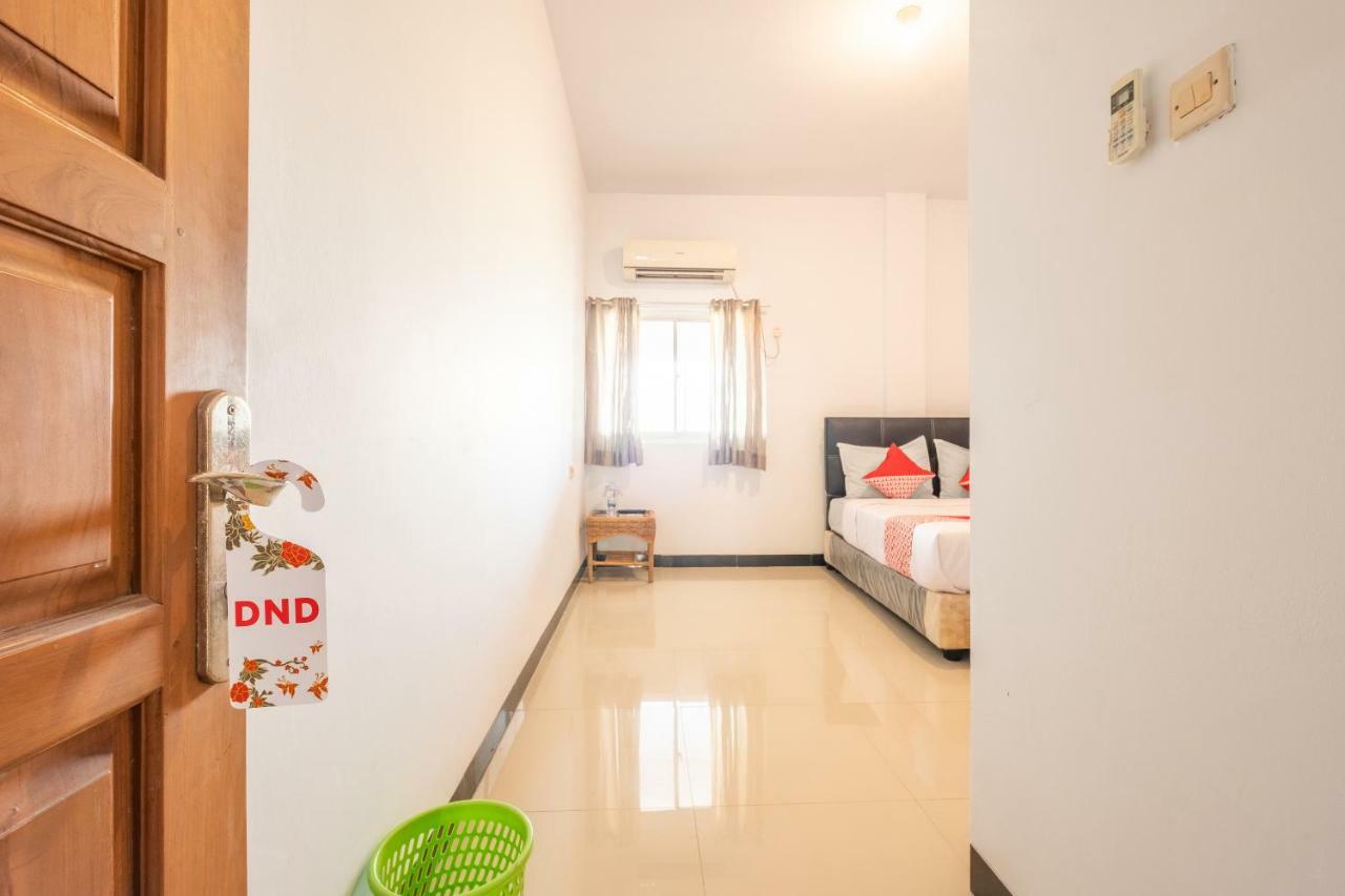 Oyo 863 Tenacity Guest House Syariah Cirebon Bagian luar foto
