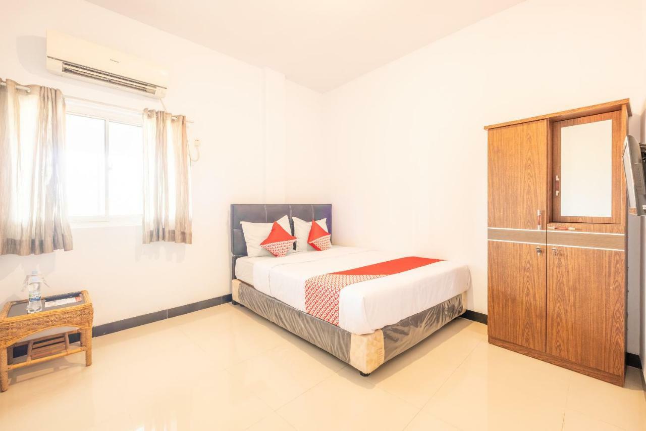 Oyo 863 Tenacity Guest House Syariah Cirebon Bagian luar foto