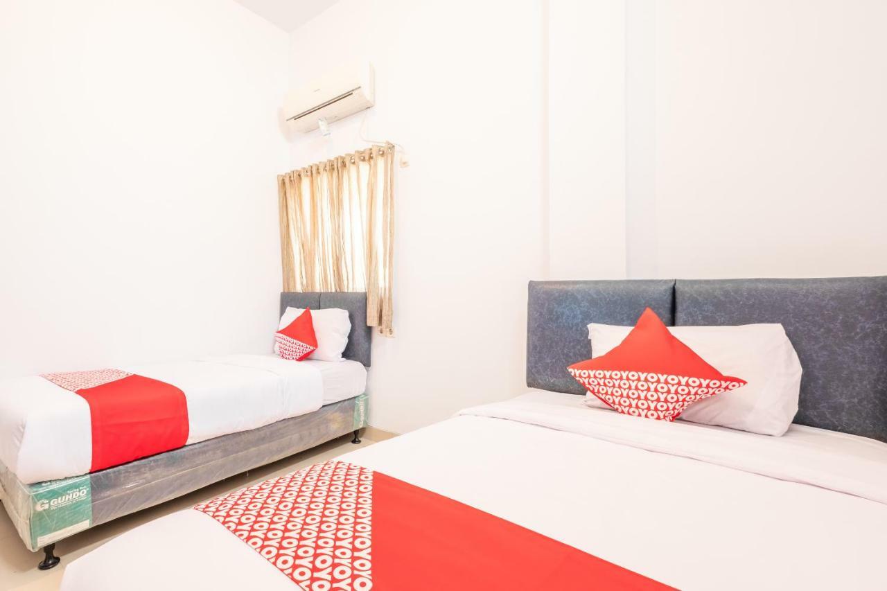 Oyo 863 Tenacity Guest House Syariah Cirebon Bagian luar foto