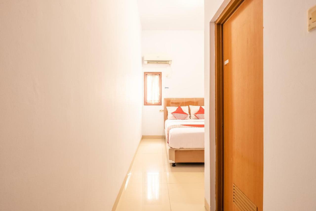 Oyo 863 Tenacity Guest House Syariah Cirebon Bagian luar foto