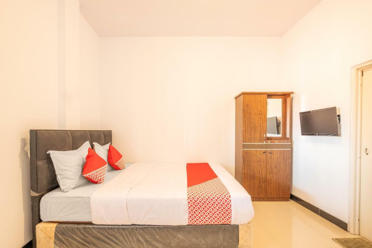 Oyo 863 Tenacity Guest House Syariah Cirebon Bagian luar foto