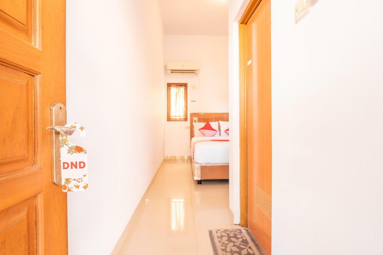 Oyo 863 Tenacity Guest House Syariah Cirebon Bagian luar foto